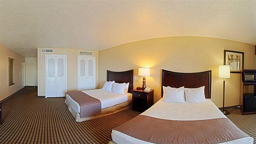 Western Myers Waterfront Hotel