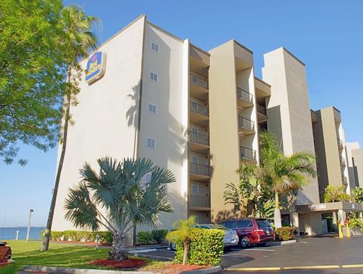 Western Myers Waterfront Hotel 3*
