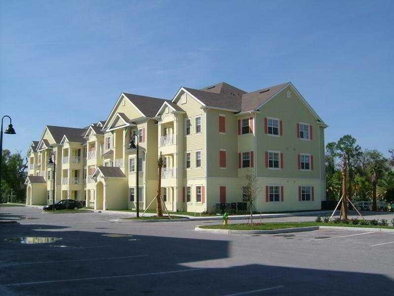 Area And Townhomes Hotel 4*