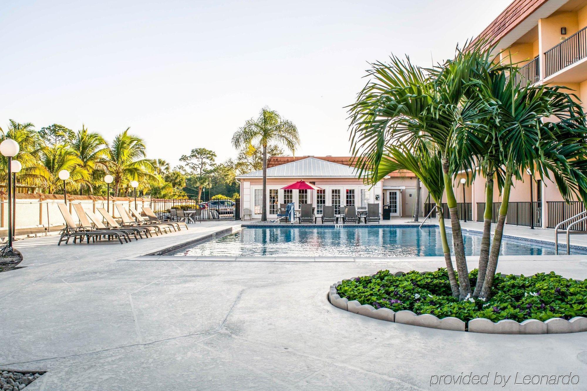 Baymont By Wyndham Hotel Bonita Springs