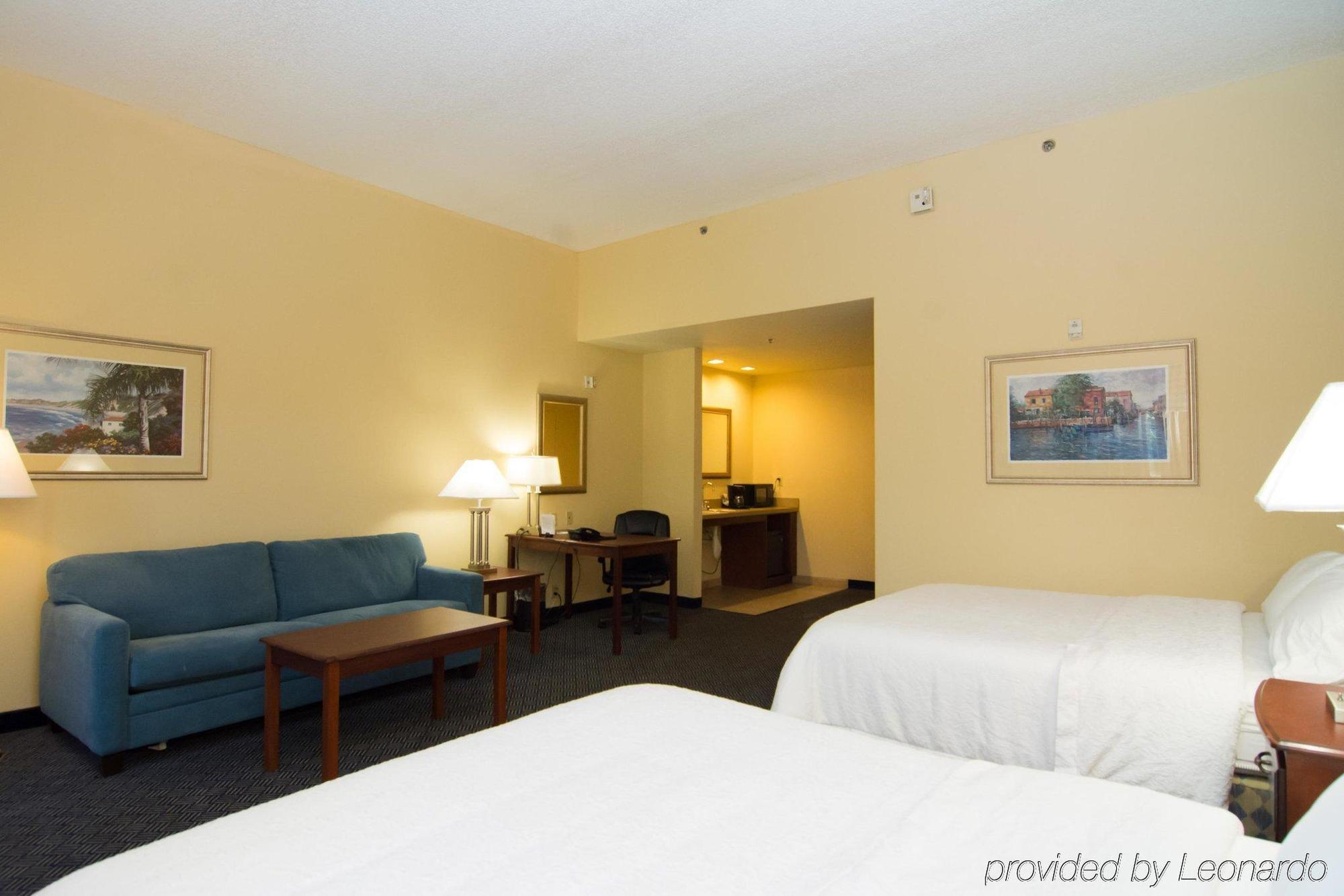 Hampton I-10 West Hotel