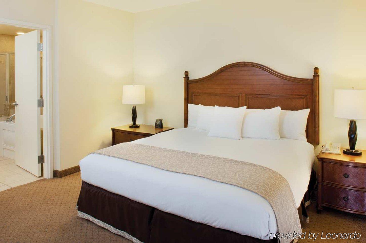 Doubletree By Hilton West Palm Airport Hotel 4*