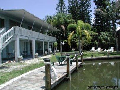 Hidden Harbor Hotel 2*