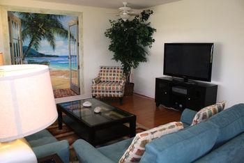 Edgewater Apartment *