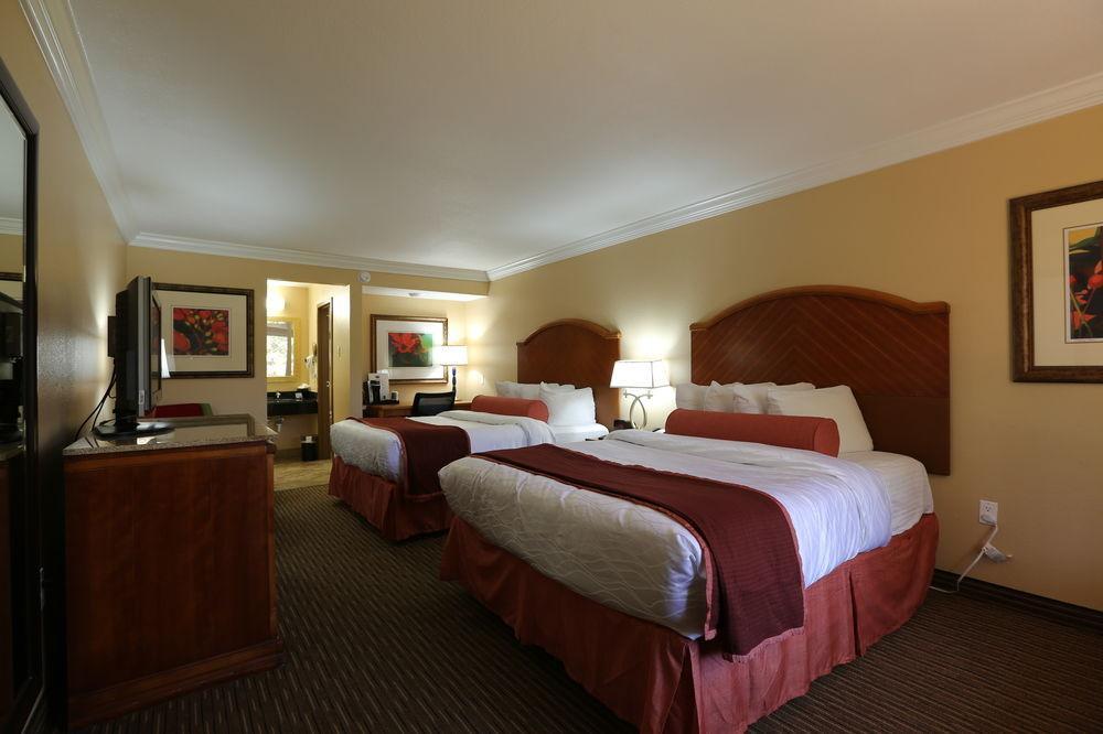 Maingate Hotel