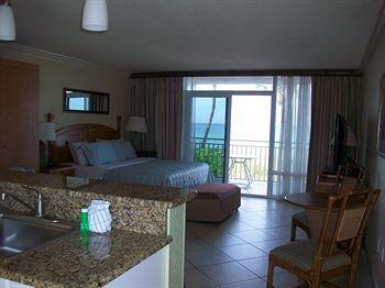 Club Bamboo South - Bradenton Hotel