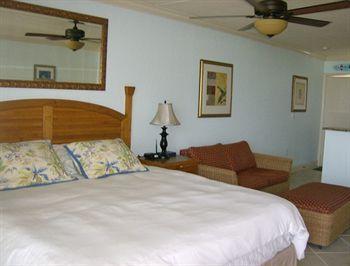 Club Bamboo South - Bradenton Hotel