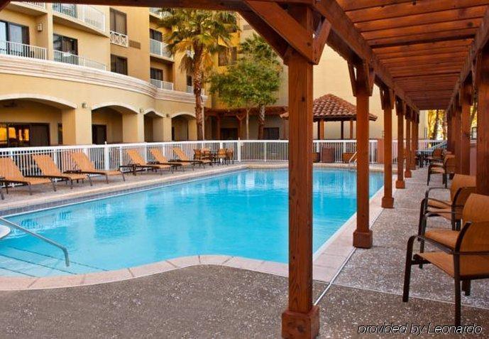 Courtyard By Marriott Sandestin At Grand Boulevard Hotel 3*