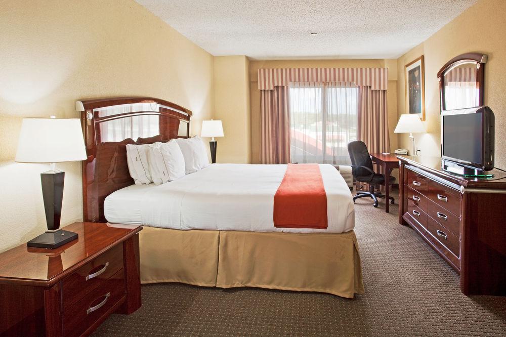 Express & By Ihg 2* Sebring