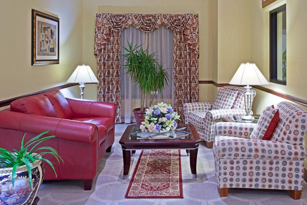 Express & By Ihg Hotel 2*