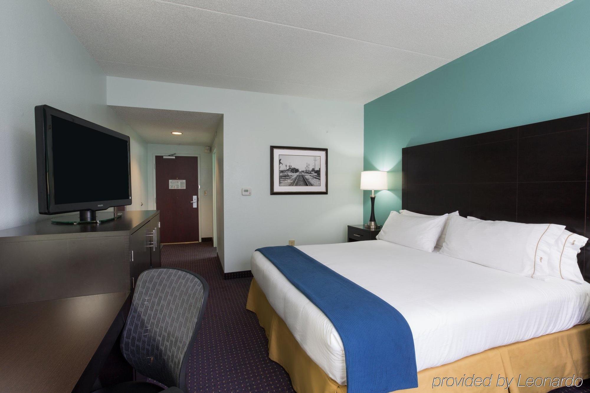 Express & Plant By Ihg Hotel Plant City
