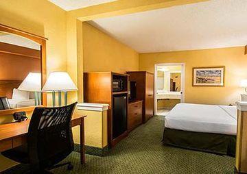 Boca Deerfield Beach; Surestay Collection By Bw 3*