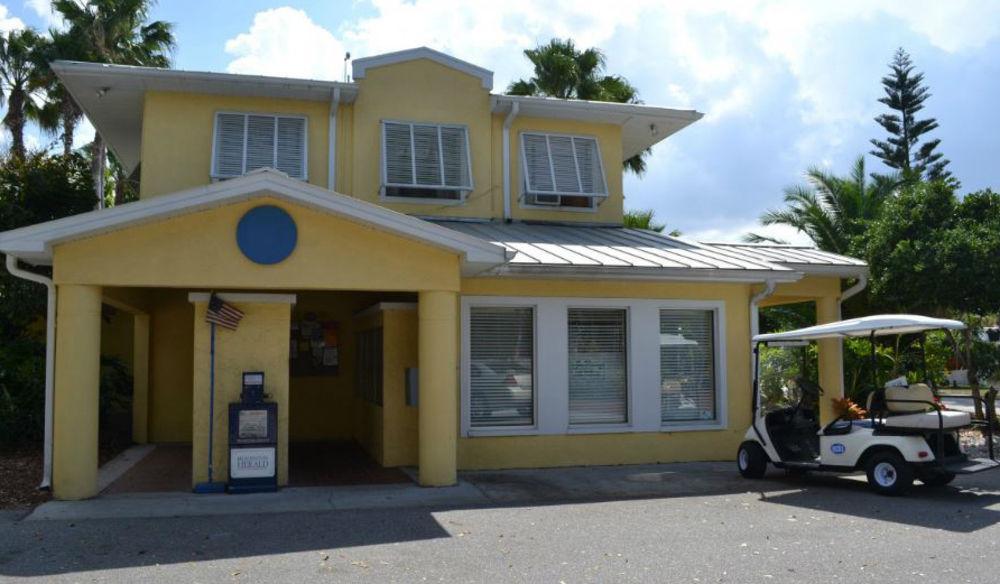 Winter Quarters Encore Manatee Rv Hotel