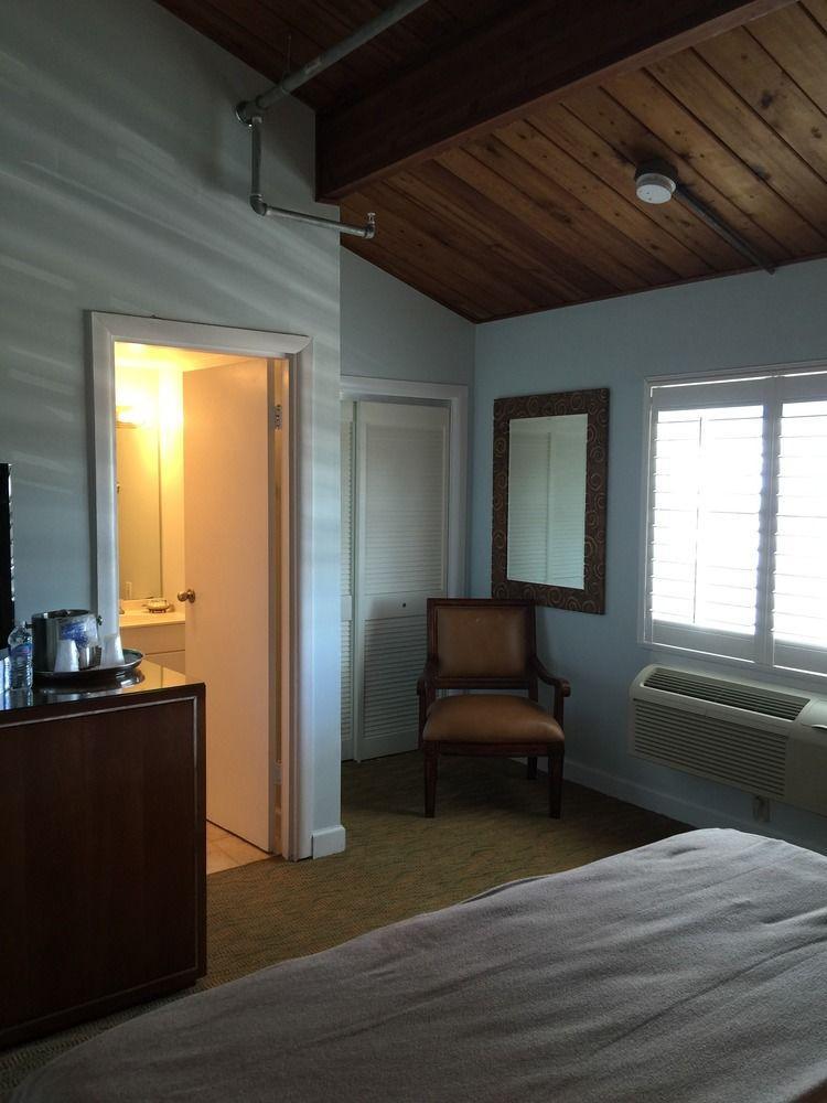 Rhumcay Beach And Grille Resort 3*