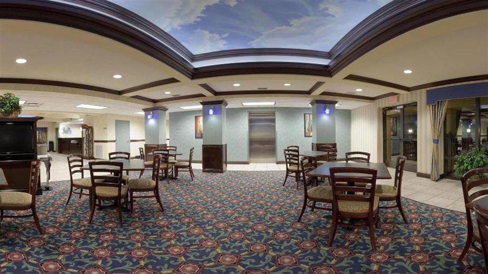 Express & Jacksonville-south By Ihg Hotel 3*