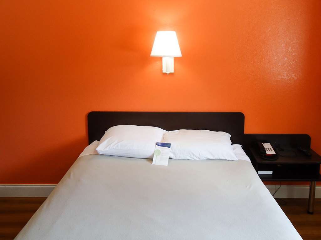 6 - West Motel Pensacola