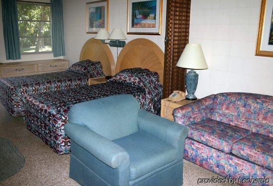 Tropical Marina & On Beresford 3*