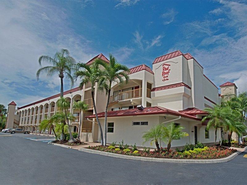 Hotel Red Roof Plus+ & Downtown-5th Ave S Naples