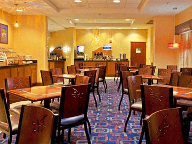 Hotel Express & - Nearest Universal By Ihg 3*