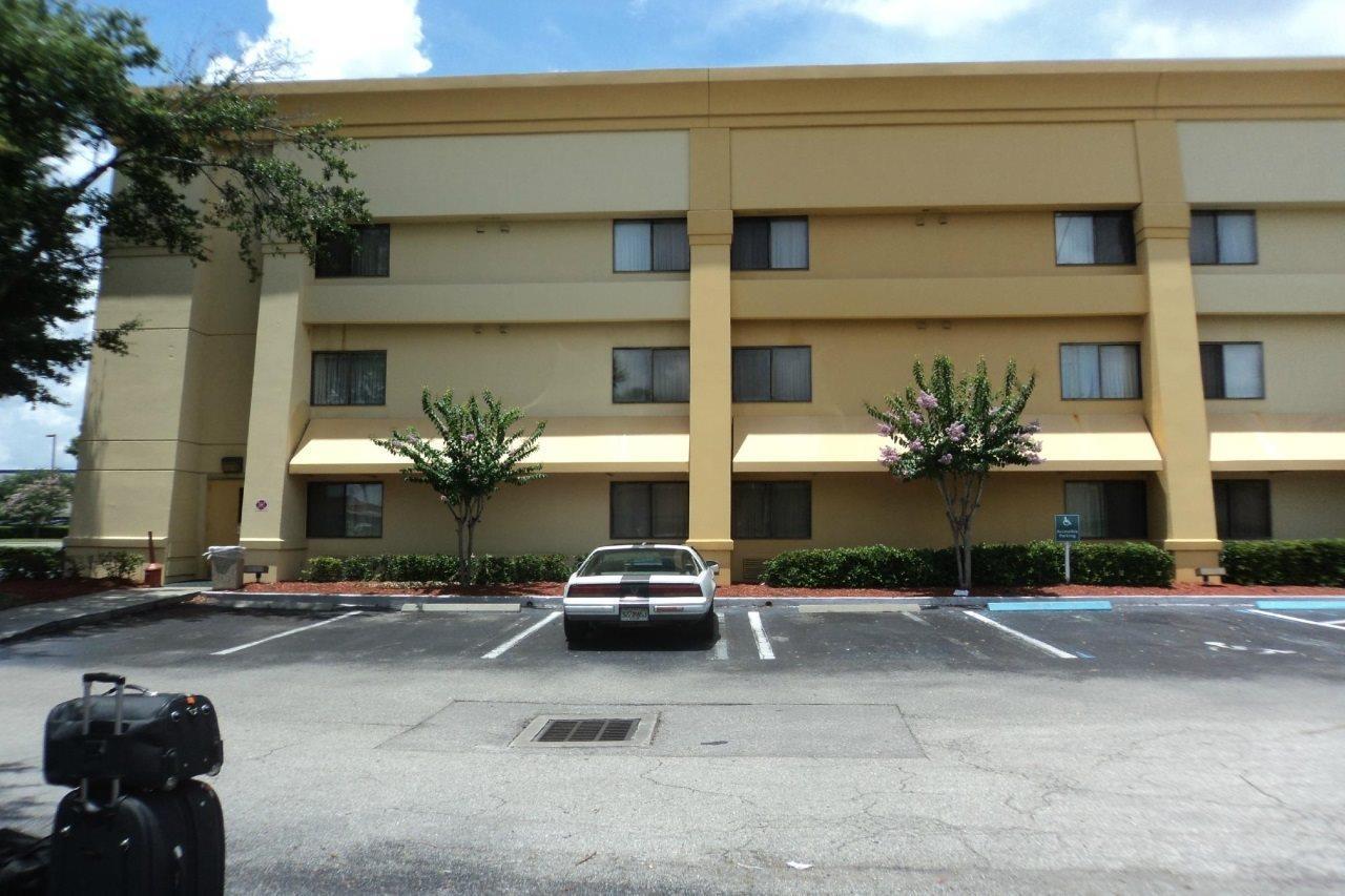 Hotel La Quinta By Wyndham Orlando South