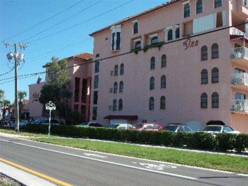 Hotel At Cocoa 3*