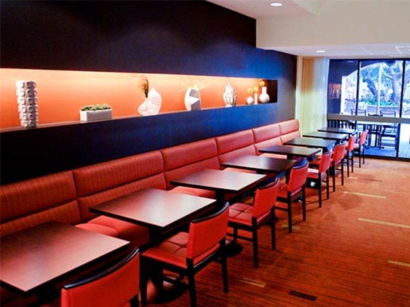 Hotel Courtyard By Marriott Cocoa Cape Canaveral 3*