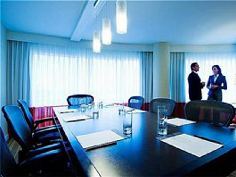 Hotel The Westshore Grand, A Tribute Portfolio Hotel,