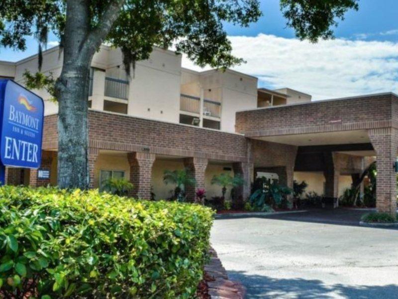 Hotel Baymont By Wyndham Near Busch Gardens 2*
