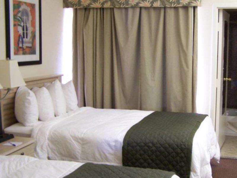 Hotel Baymont By Wyndham Near Busch Gardens