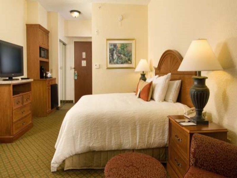 Hotel Hilton Garden Airport
