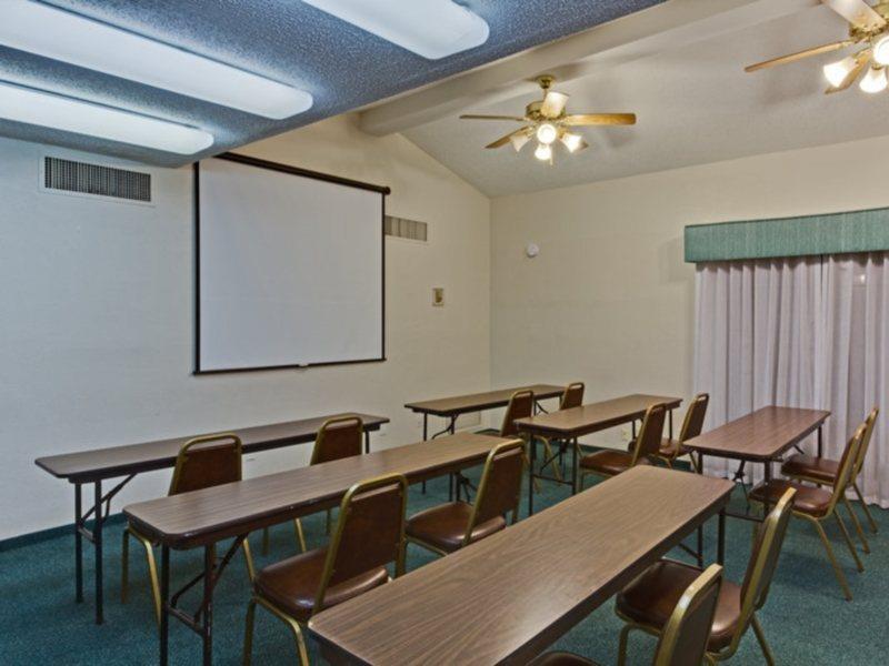 Baymont By Wyndham Orange Park Jacksonville