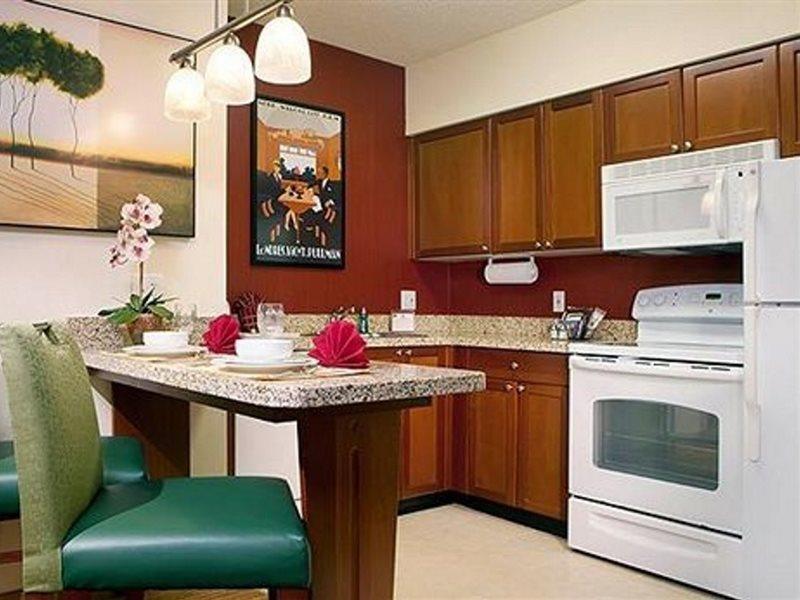Hotel By Marriott Miami Mall
