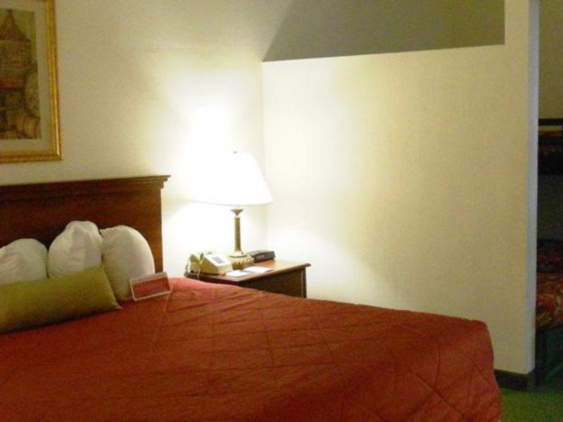 Ramada Maingate West Lake Buena Vista