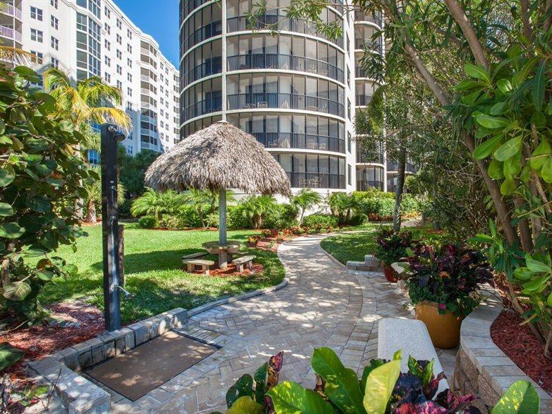 Resort Pointe Estero
