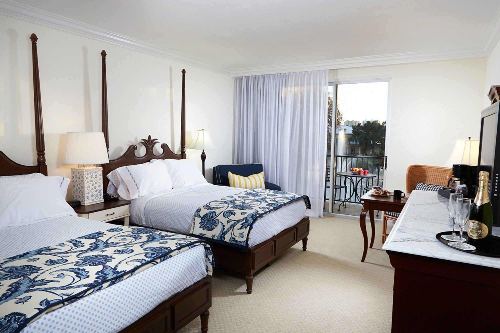 Hotel At Pelican Bay 4*