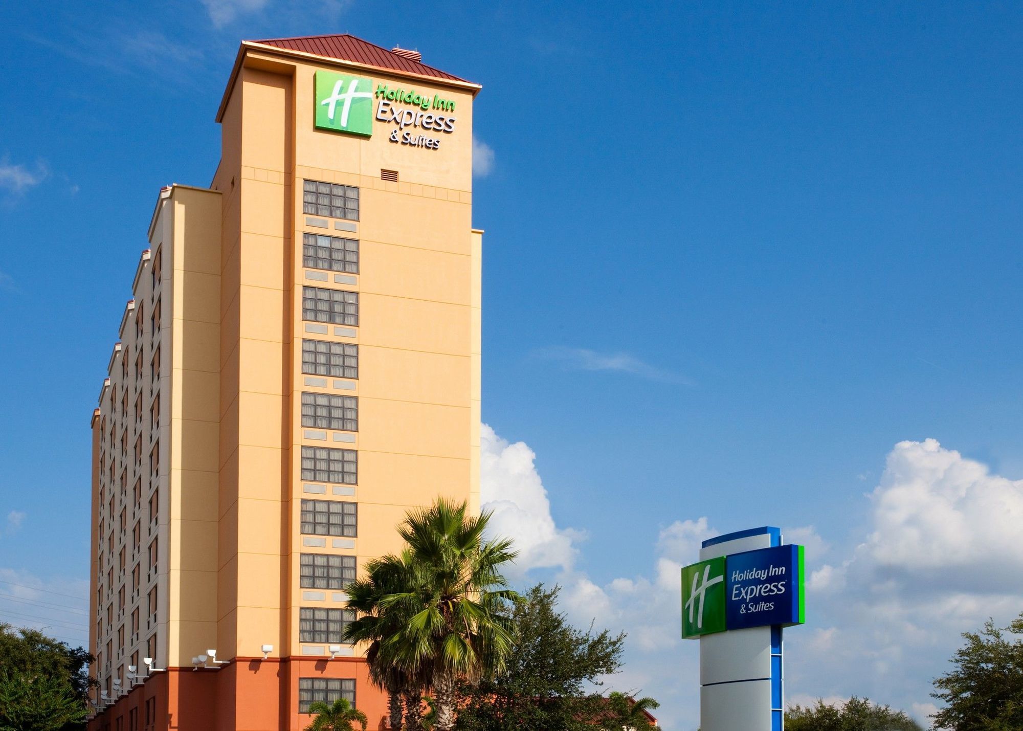 Resort & Across From Universal By Ihg Orlando