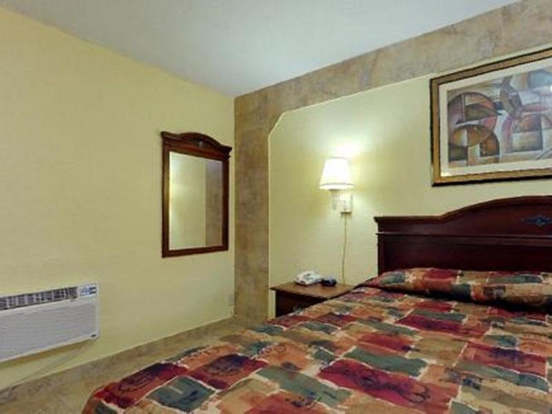Motel La Bella Oceanfront - Daytona 2*