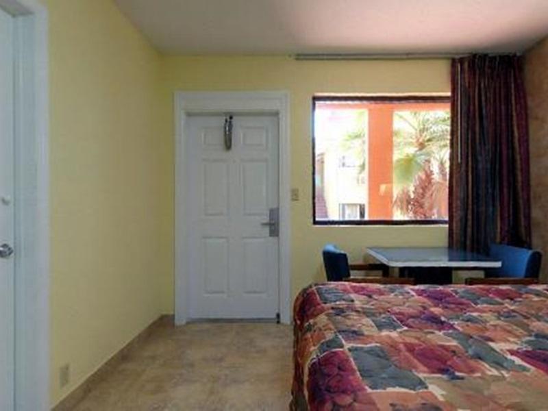 Motel La Bella Oceanfront - Daytona Daytona Beach