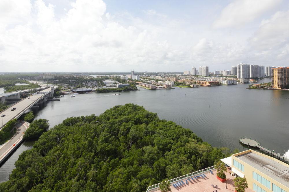 Luxury At Intracoastal Sunny Isles Beach