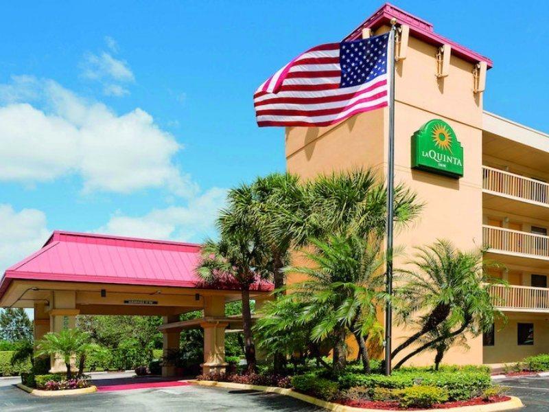 Hotel La Quinta By Wyndham West Palm - Florida Turnpike