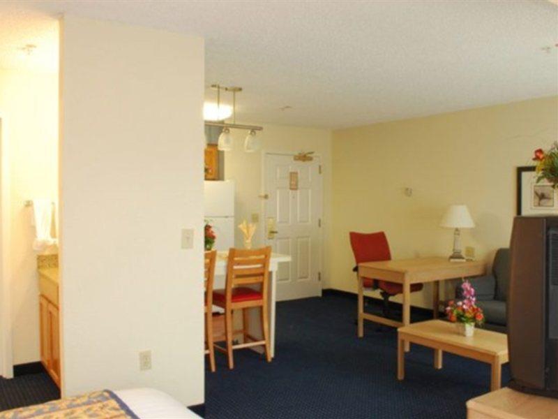 By Marriott Airport Jacksonville