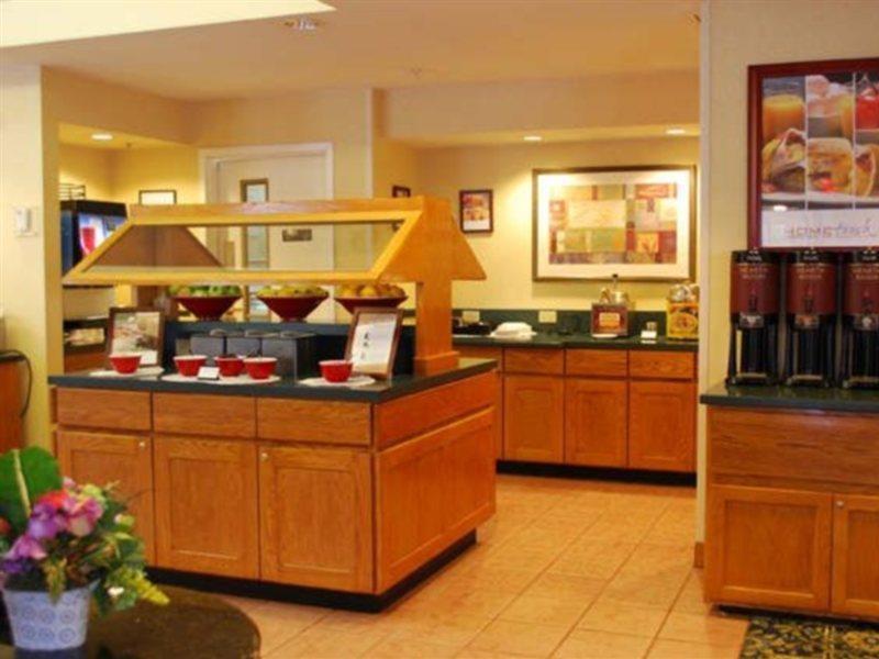 Hotel By Marriott Airport