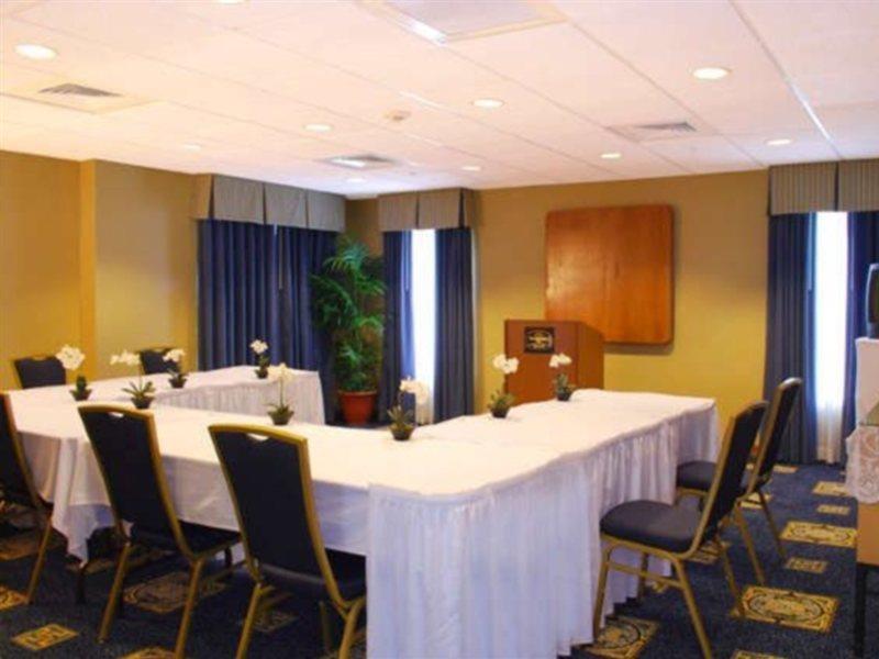 Hotel By Marriott Airport