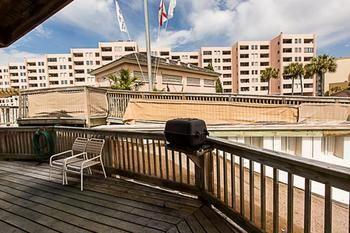 Hotel Jetty East By Isle