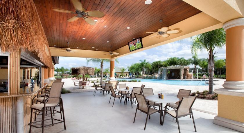 Paradise Palms 8952