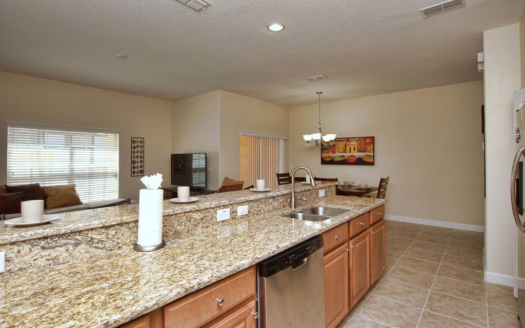 Paradise Palms 8952