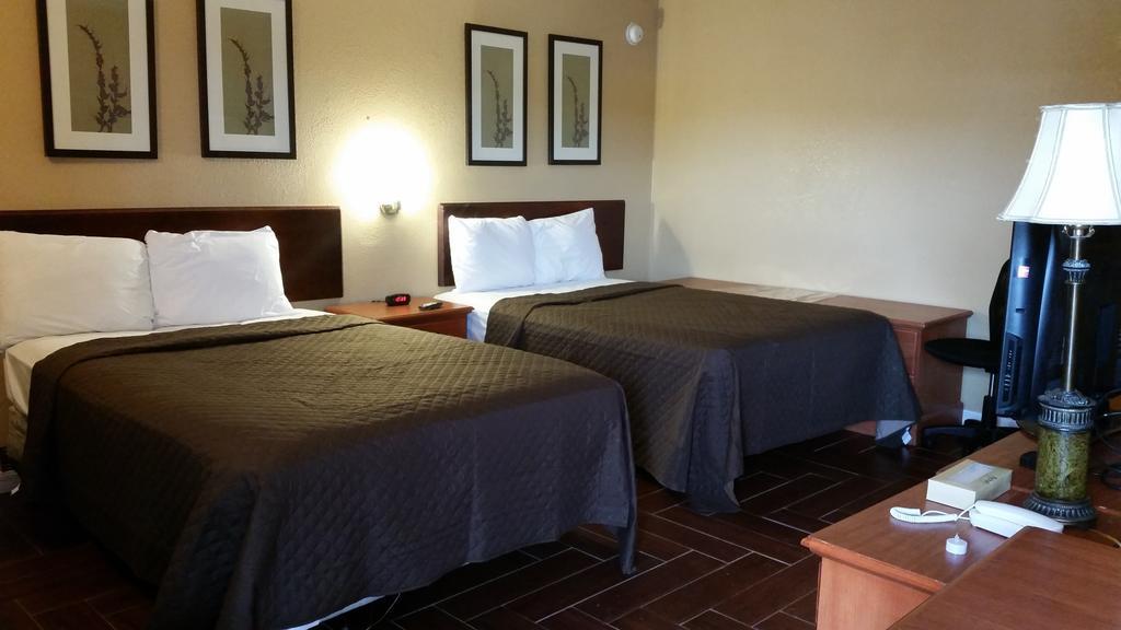 Budget Motel *