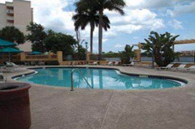 Hotel La Quinta By Wyndham Ft. Lauderdale Airport 3*