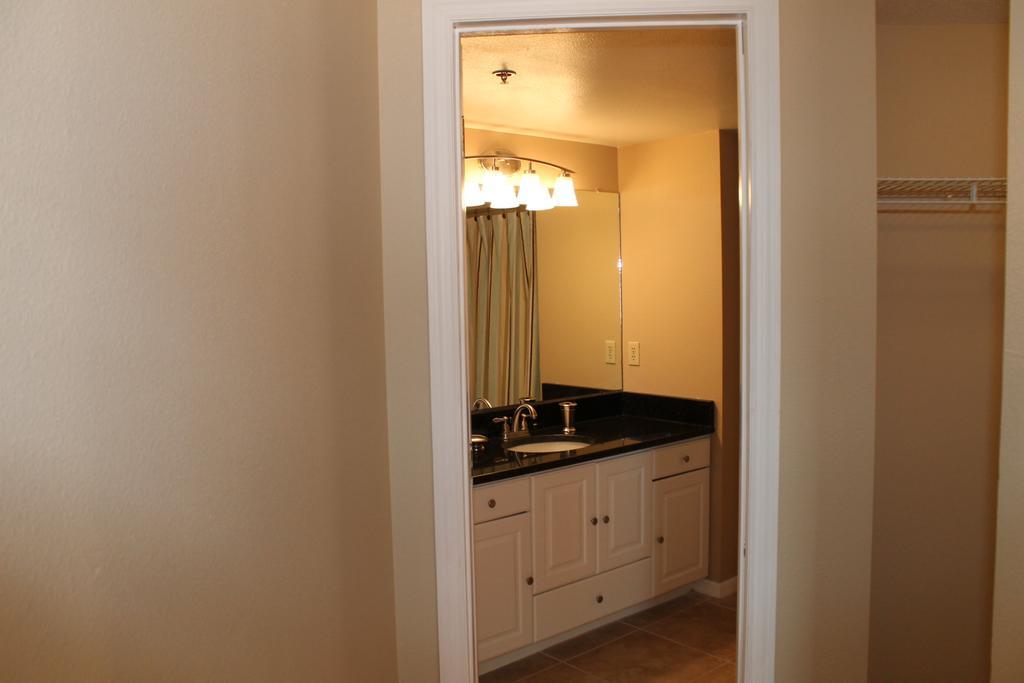 Palms- Unit 102 *