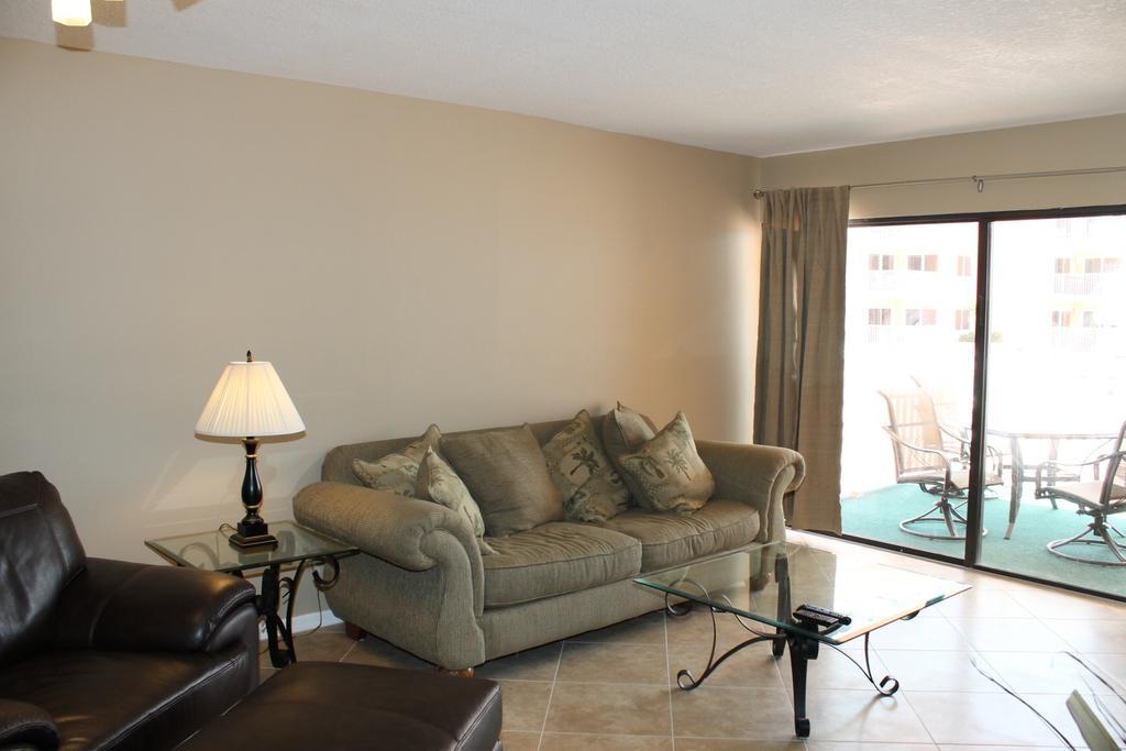 Palms- Unit 102